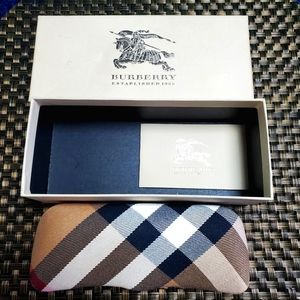 Burberry Unisex glasses case w/box